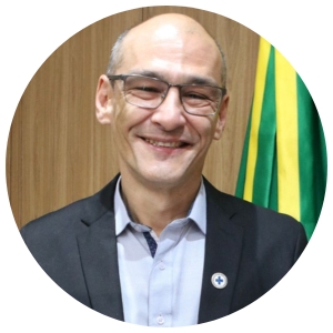 A photo showing speaker Dr Marcelo Kimati
